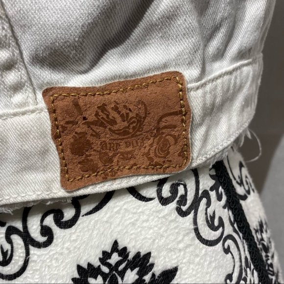 Paris Blues White Jean Vest with Raw Arms - Picture 6 of 15